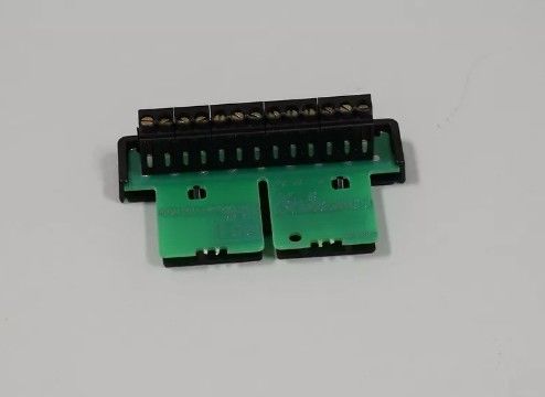 IC670TBM002 GE Auxiliary Terminal Block 300mm Net Height